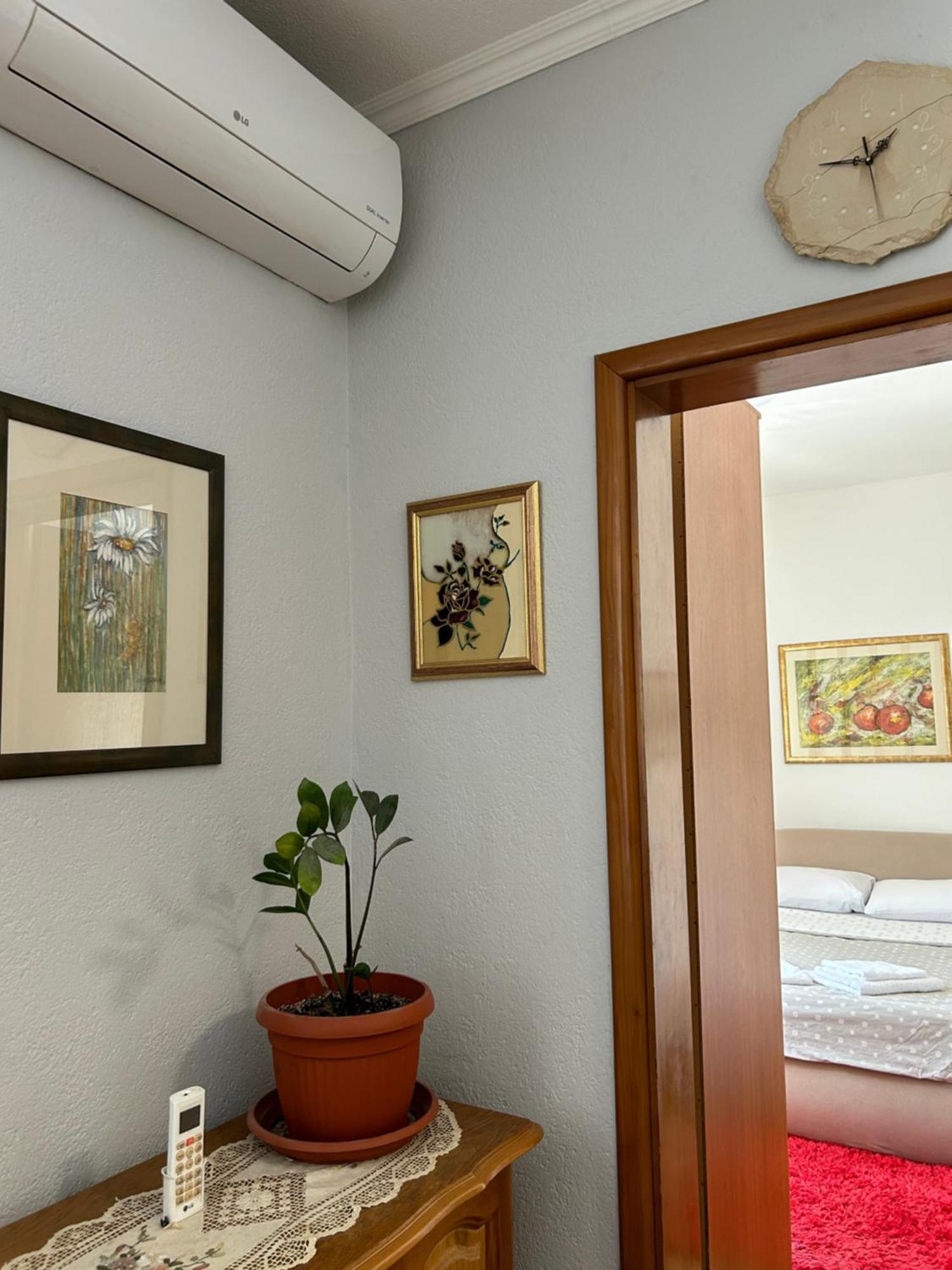 מוסטר Apartman Lav מראה חיצוני תמונה